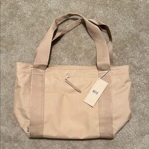 BÉISics Tote Bag